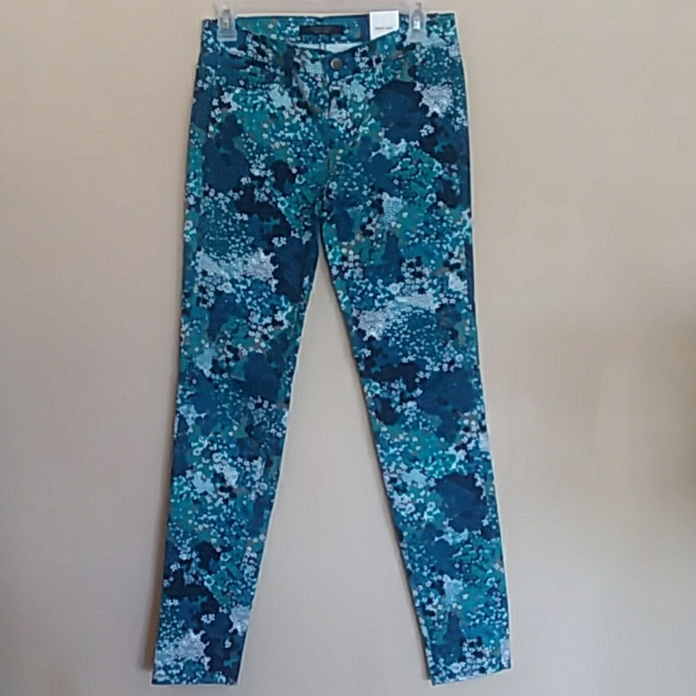 💝NWT Kancan Jeans Floral Design